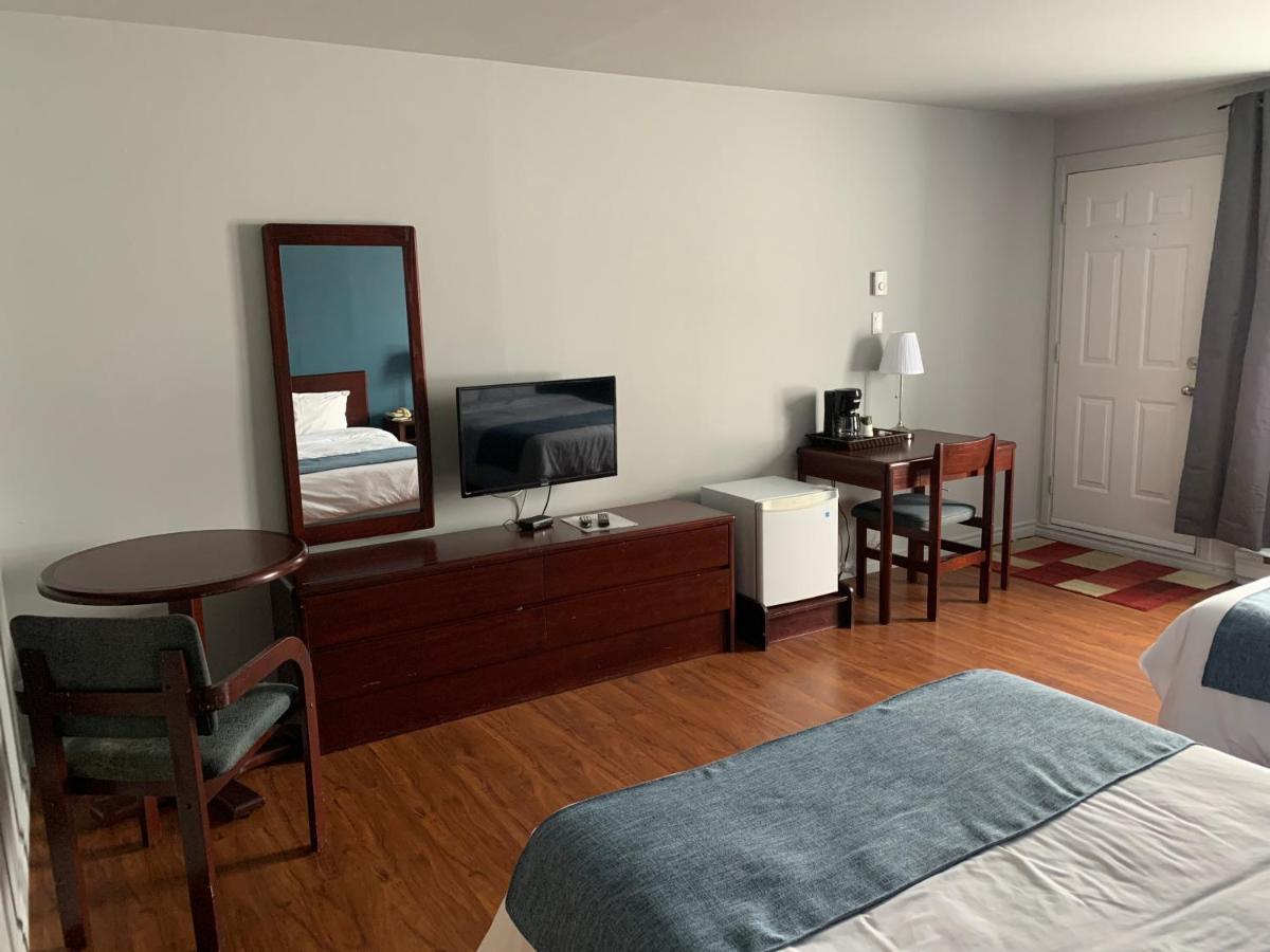 Motel Le Rond Point Metabetchouan Exteriér fotografie
