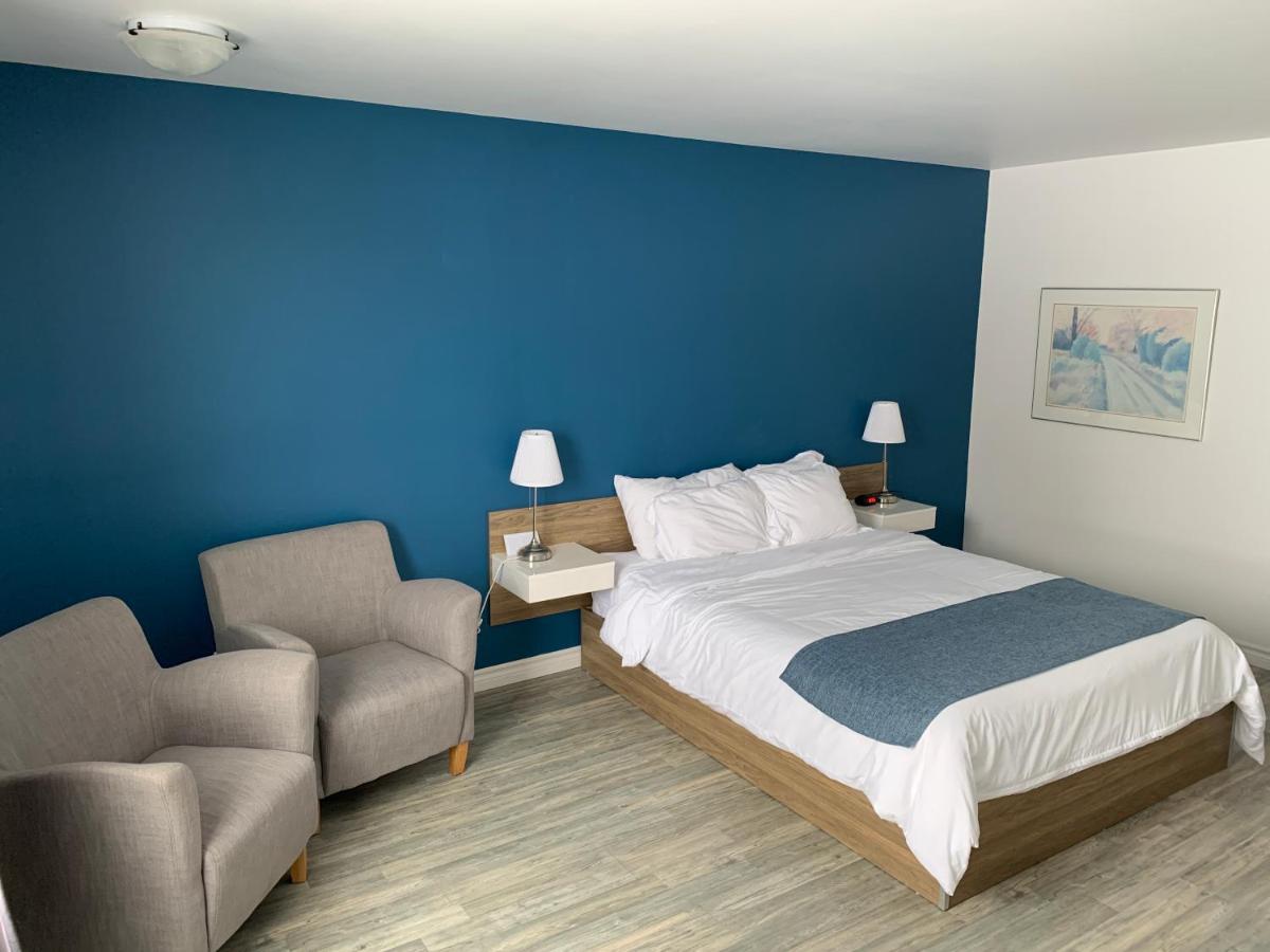 Motel Le Rond Point Metabetchouan Exteriér fotografie